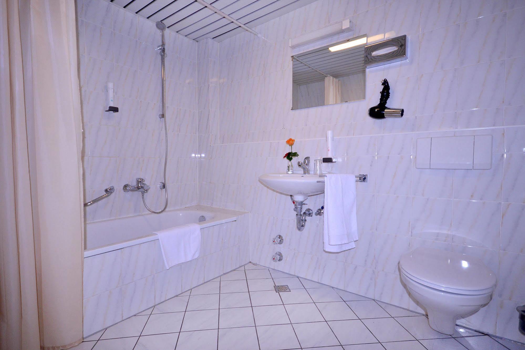 Alpha Hotel Garni Дітценбах Екстер'єр фото